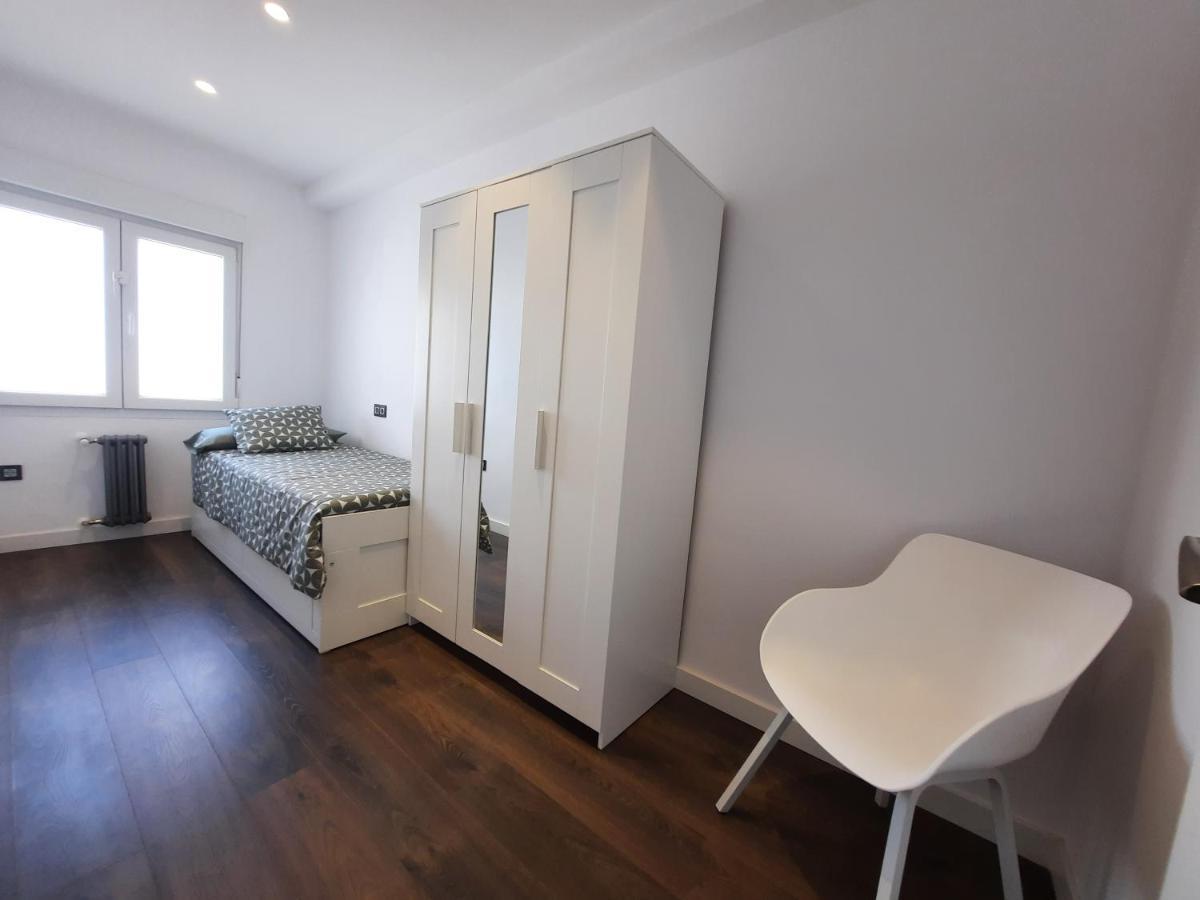 Apartamento Centro Gijon Con Wifi Gratis Y Parking Publico Proximo Incluido Exteriör bild